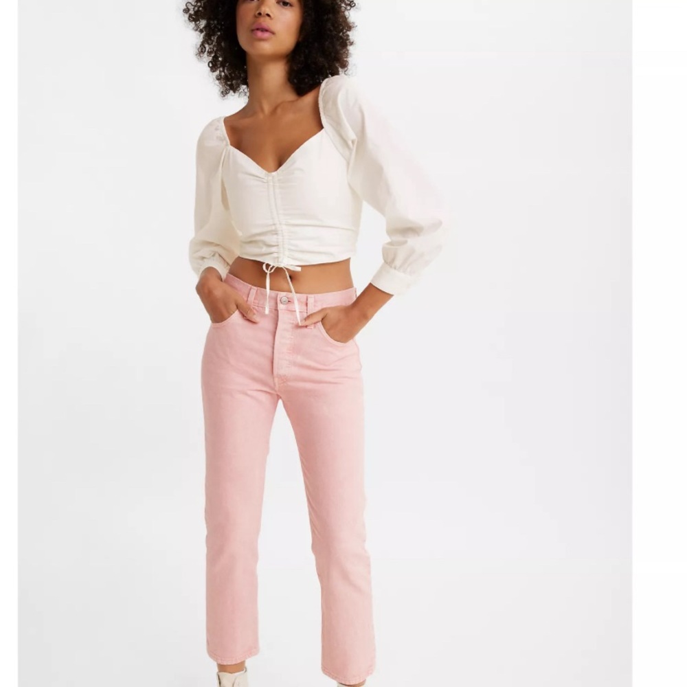 Levi’s 501 NWT Light Pink 501 original cropped jeans. Size 29 x 26